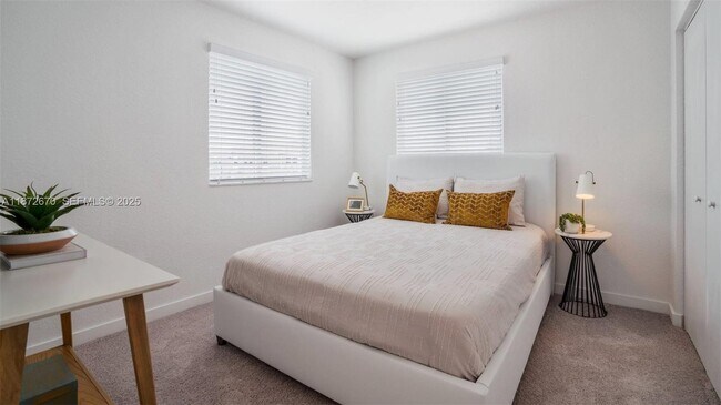 Building Photo - 2467 SE 12th St