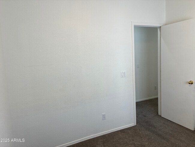 Building Photo - 1750 W Union Hills Dr