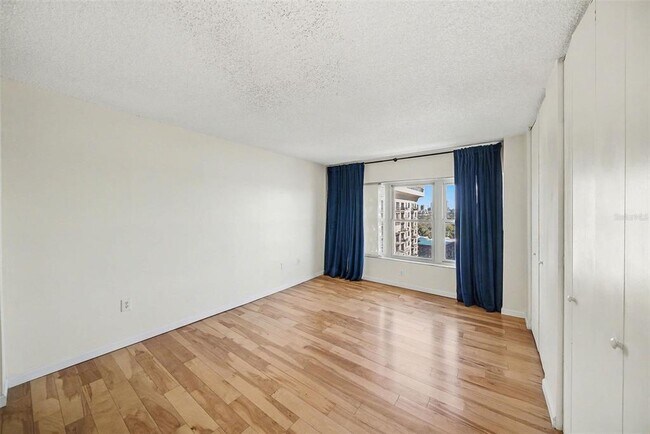 Building Photo - 2401 Bayshore Blvd