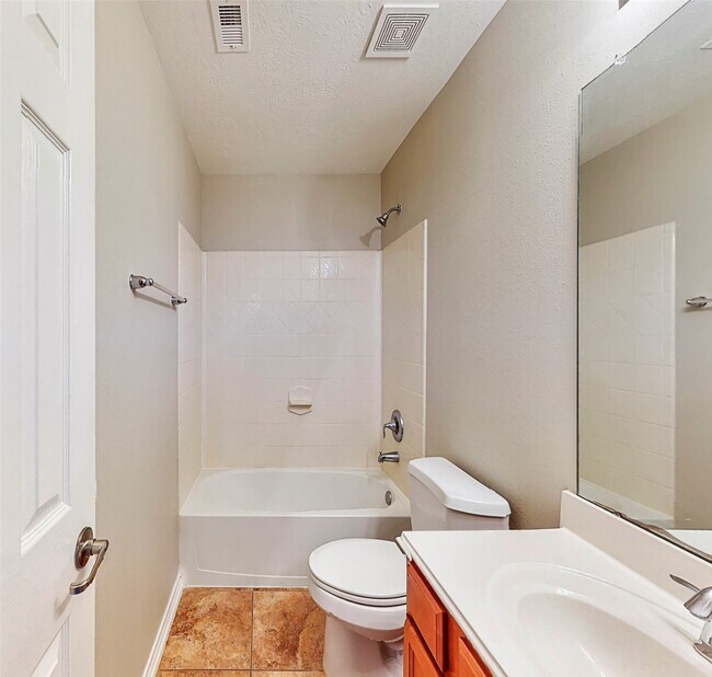 Building Photo - 8915 Headstall Dr