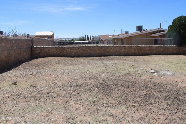 Building Photo - 10736 Obsidian St