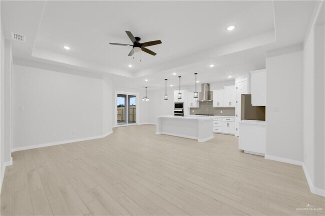 Building Photo - 25 Nerine Ave