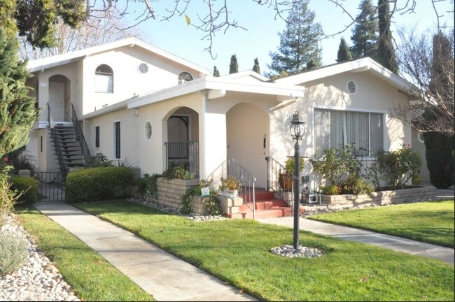 Building Photo - G4 | 1032-1034 Paloma Avenue