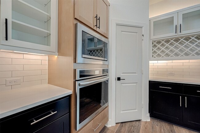 Building Photo - 24351 Dyer Hl Wy