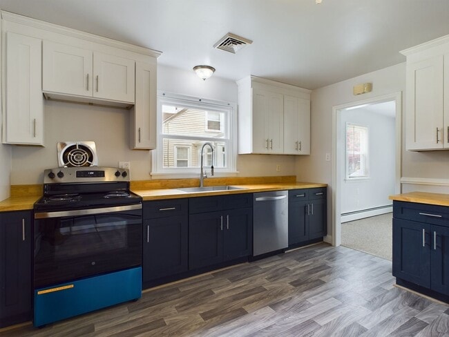 Building Photo - 3005 Putney Rd