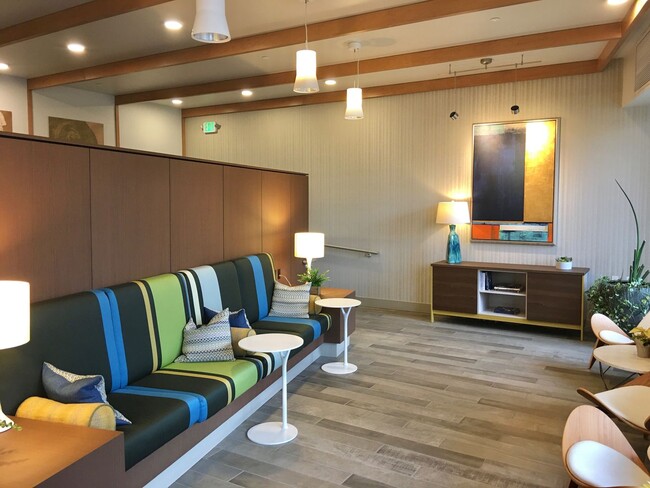 Building Photo - Urban Living at the Vik - Top Floor Condo