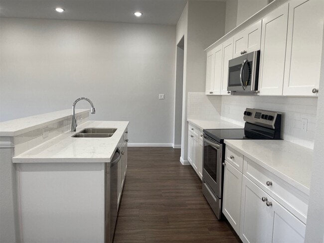 Building Photo - 1055 Rd 5736