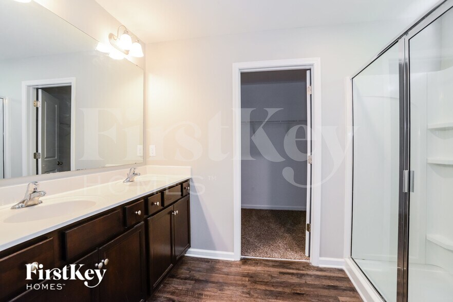 Building Photo - 5615 Cobblestone Glen Dr