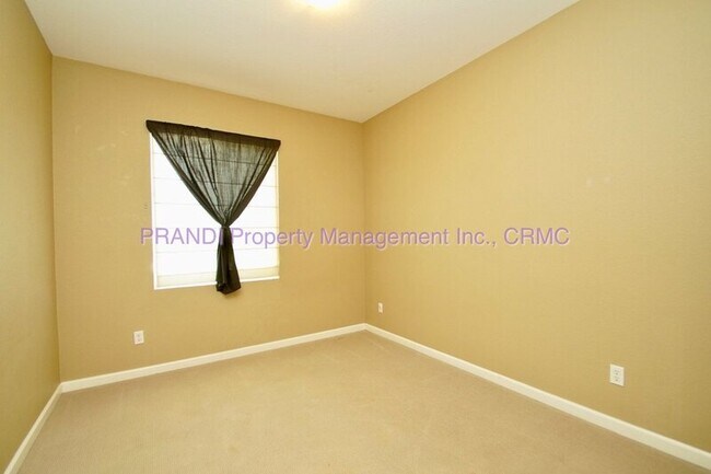 Building Photo - 19 Waterbury Ln