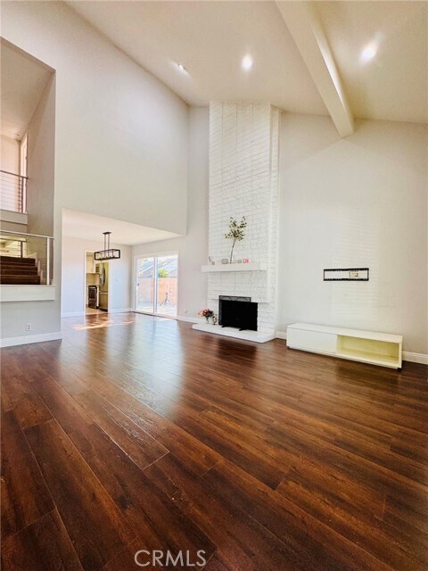 Building Photo - 1413 W Moore Ave