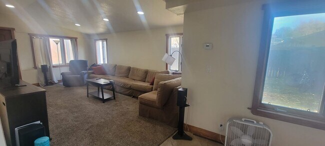 Building Photo - 5BD/3BA Home Near Pearl St, CU, Hiking Park | Avail. August 2026 Pre-Lease