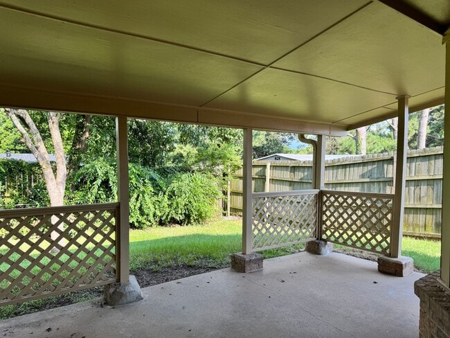 Building Photo - 411 Hickory Rd