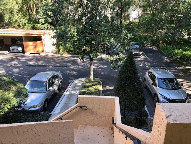 Building Photo - Available for move in February 2026!! Nice corner 2bed/2bath condo on 2nd floor with a spacious b...