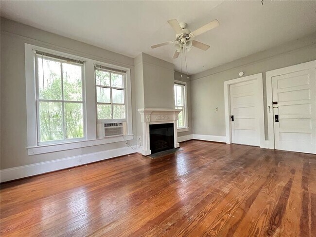 Building Photo - 414 NE 5th Ave