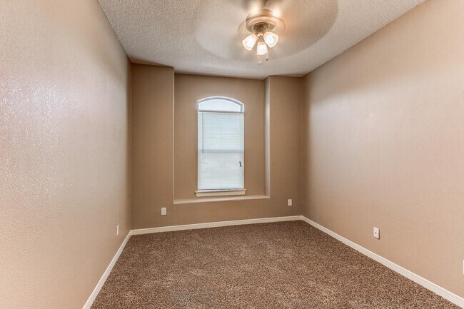 Building Photo - 5444 Pedro Lucero Dr