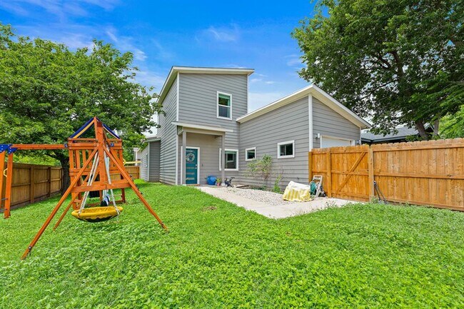 Building Photo - 7600 Carver Ave