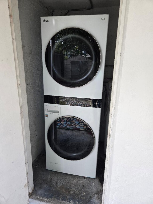 Building Photo - 5715 NW 6th Ave