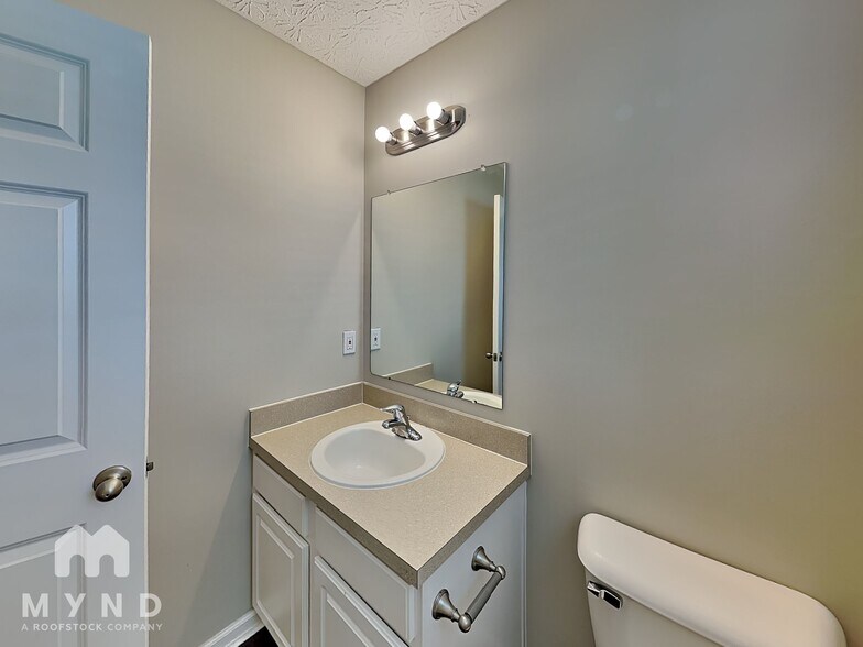 Building Photo - 2179 Balais Ct