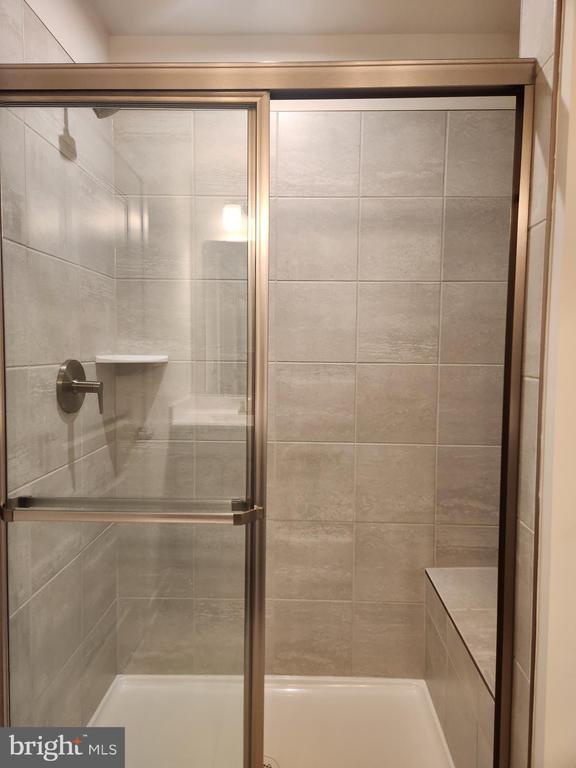 Building Photo - 377 Waterside Sq