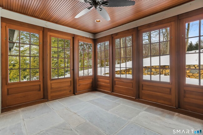 Building Photo - 11 Partrick Ln