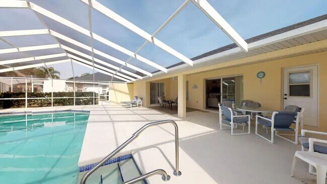 Building Photo - 1398 N Foxrun Terrace