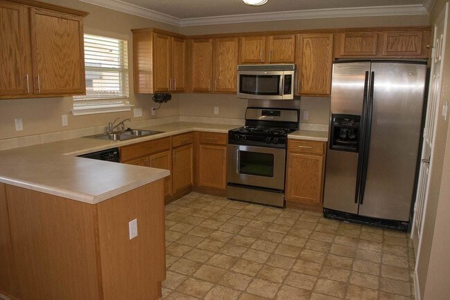 Building Photo - 1708 Darjeeling Dr