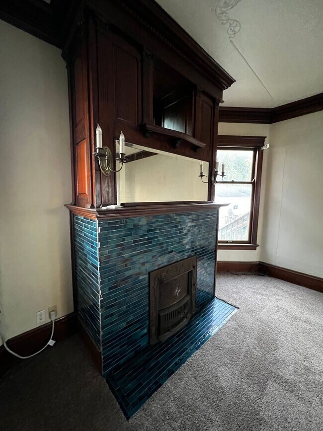 Building Photo - 2602 6th Ave