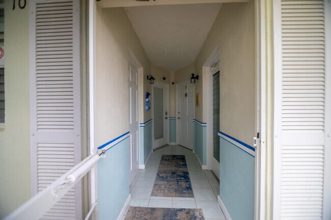 Building Photo - 68 Yacht Club Dr