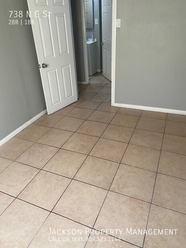 Building Photo - 738 N G St