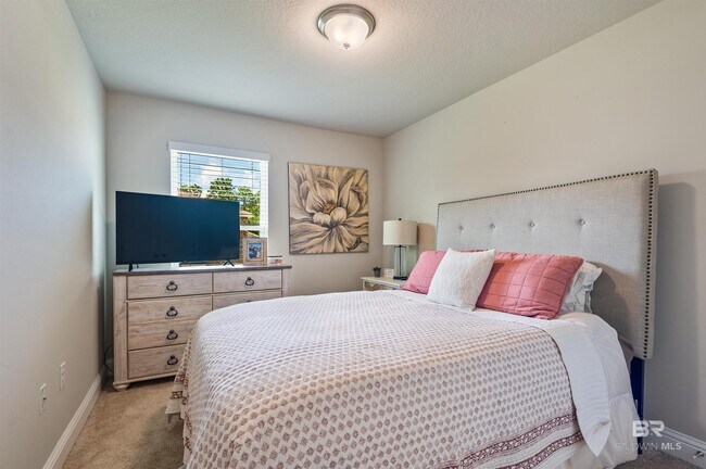 Building Photo - 6780 Spaniel Dr