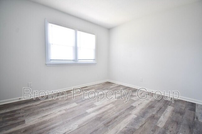 Building Photo - 2113 Grand Prix Dr