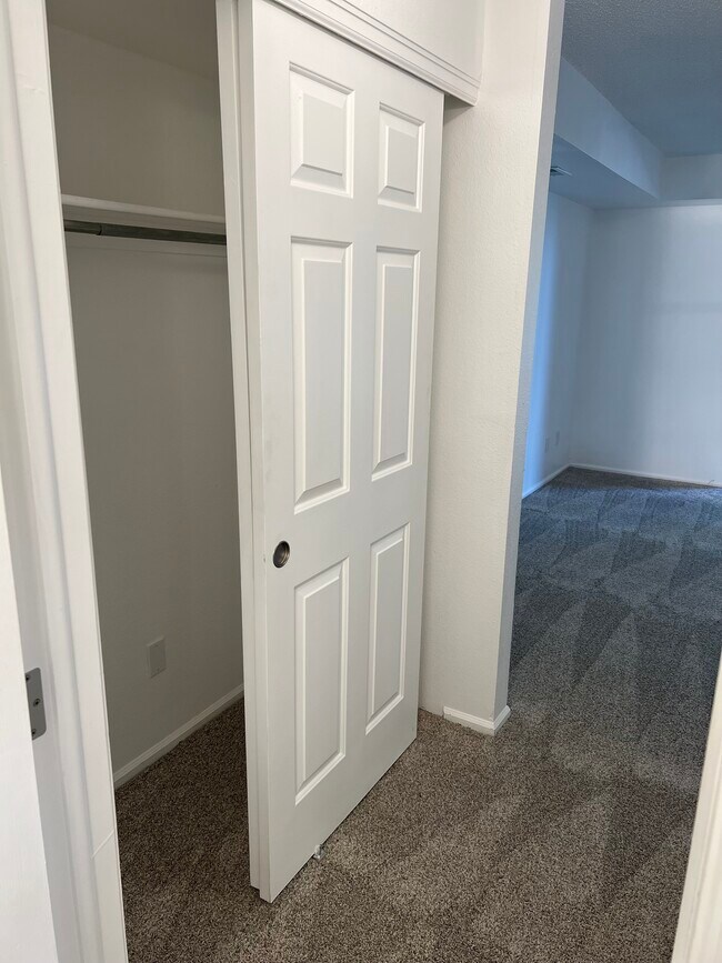 Building Photo - 2575 S Syracuse Way