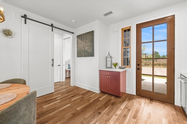 Building Photo - 4611 S 47th St