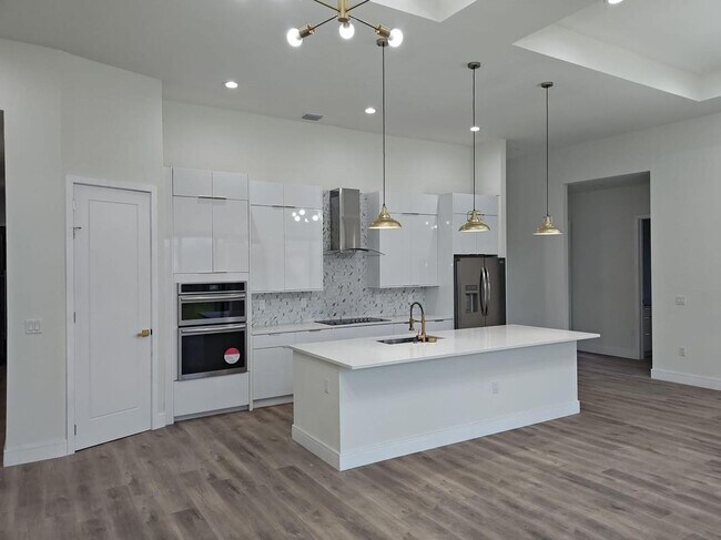 Building Photo - 14914 San Domingo Blvd