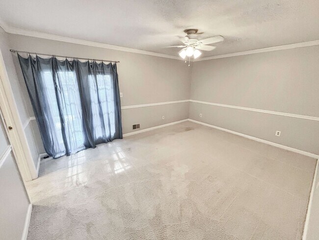 Building Photo - Charming 3 BR/2BA Townhome in Marietta!