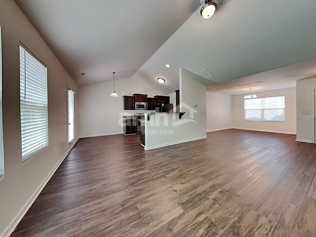 Building Photo - 5306 Ian Dr