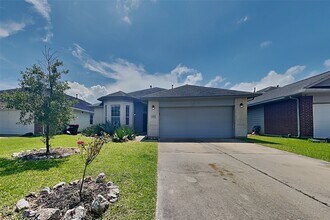 Building Photo - 7418 Jacobs Well Dr