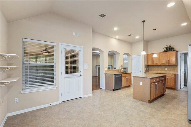 Building Photo - 1503 E Park St