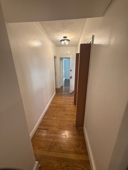 Building Photo - 319 Bennington St