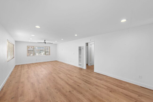 Building Photo - 137 Avenida Mateo