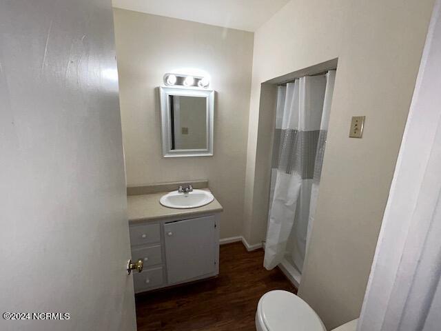 Building Photo - 2110 Southview Dr