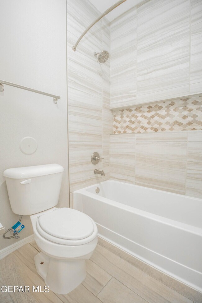 Building Photo - 13815 Paseo De Plata Dr