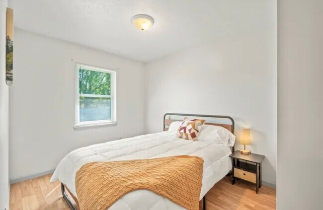 Building Photo - 8209 Parsley Ln