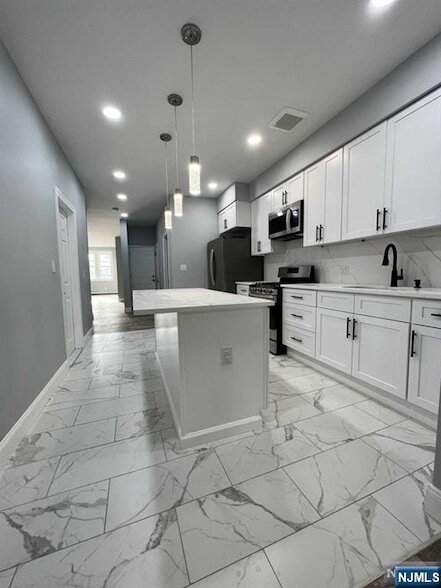 Building Photo - 326 70th St