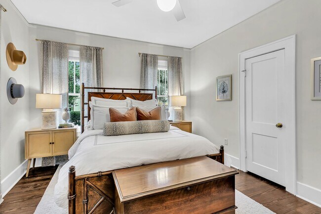 Building Photo - Completely Renovated Charming - 3 bedroom ...