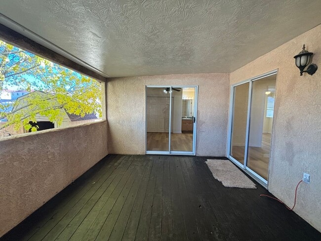 Building Photo - 3 Bed Home La Verkin