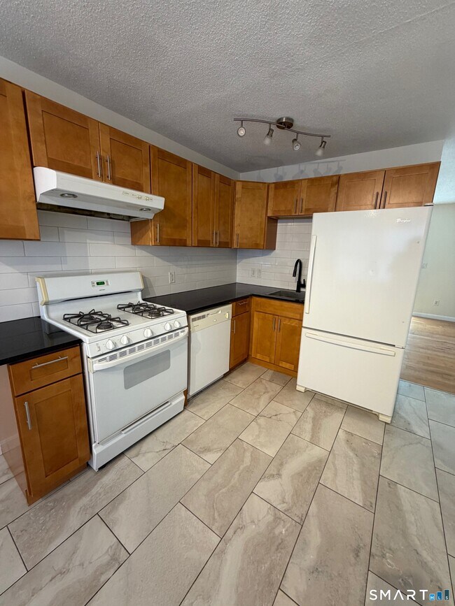 Building Photo - 239 Tremont St