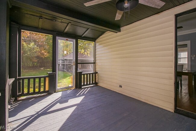 Building Photo - 2537 S Taylor Rd