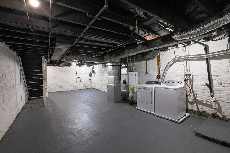 Building Photo - 130 Reedbird Ave