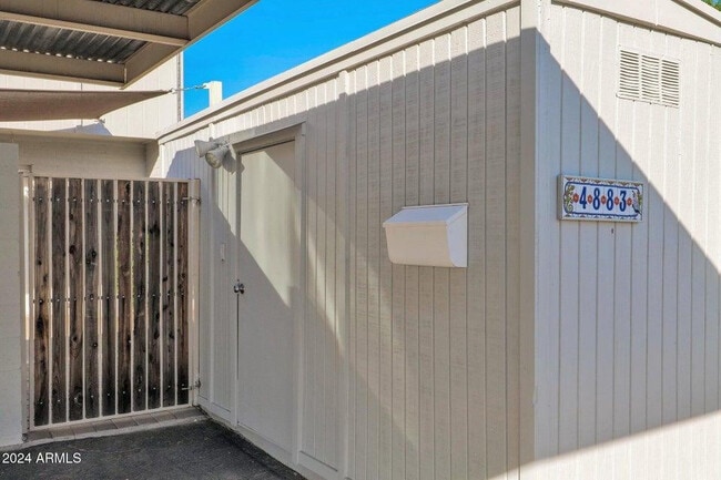 Building Photo - 4883 N Granite Reef Rd